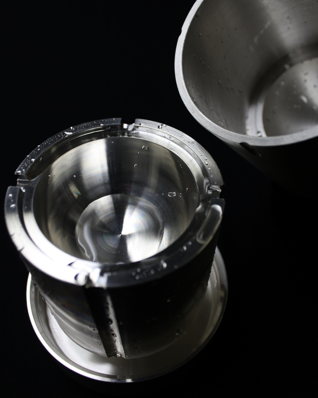 .9999 Solid Silver Construction – Pinless Design