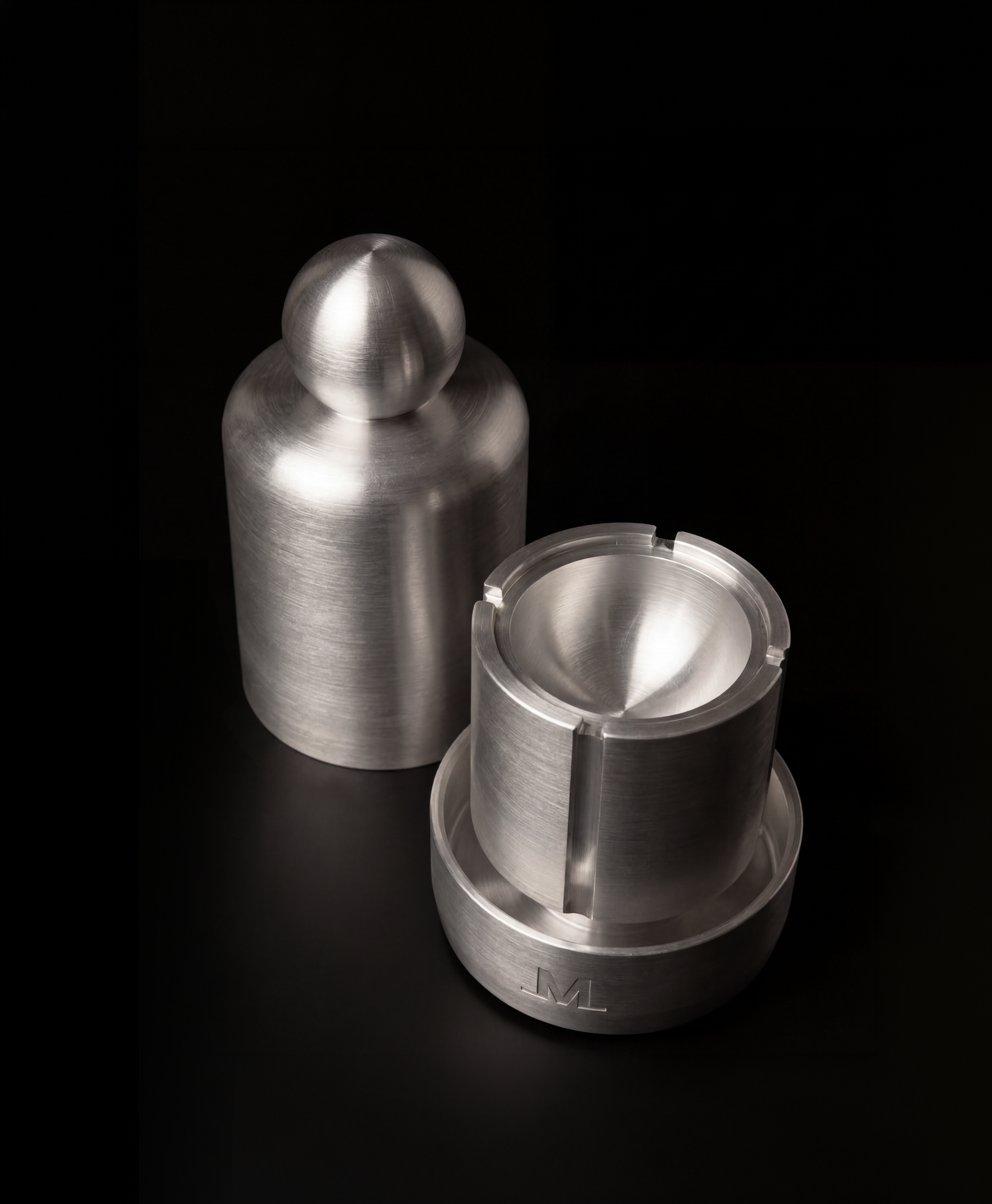 .9999 Solid Silver Construction – Pinless Design